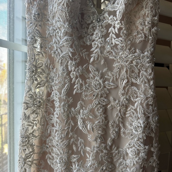 Lace worn once once - Picture 2 of 2